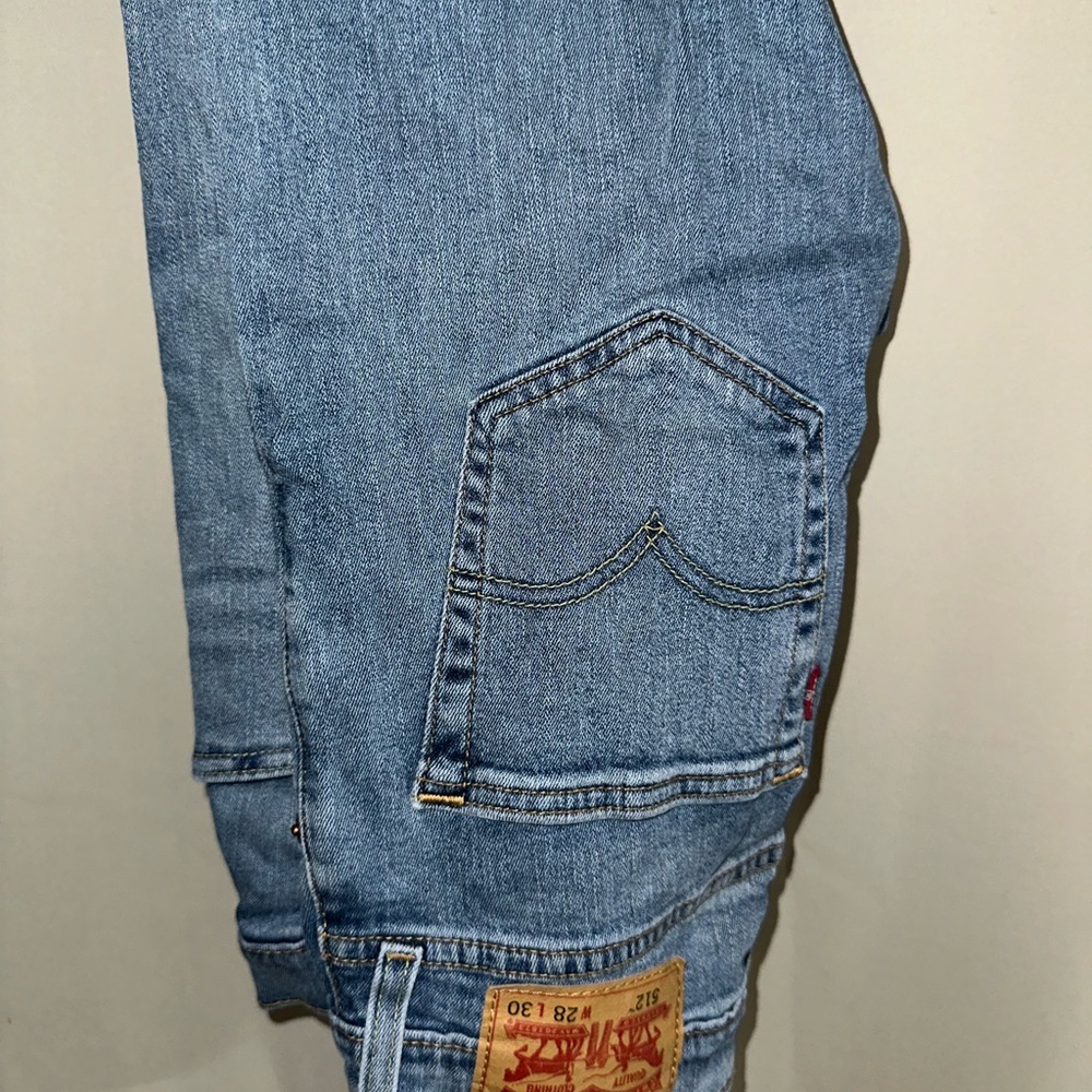 Levi’s jeans light blue. Size Men 28x30. Excellent condition.